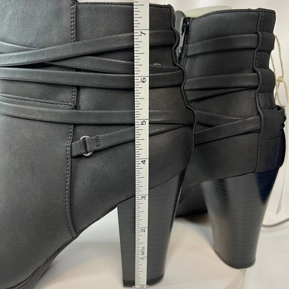 Women’s White Mountain Faux Suede Bootie - 9W - BLACK - NEW in Box - Picture 4 of 11